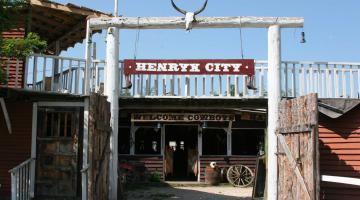 Henryx Western City, Császár